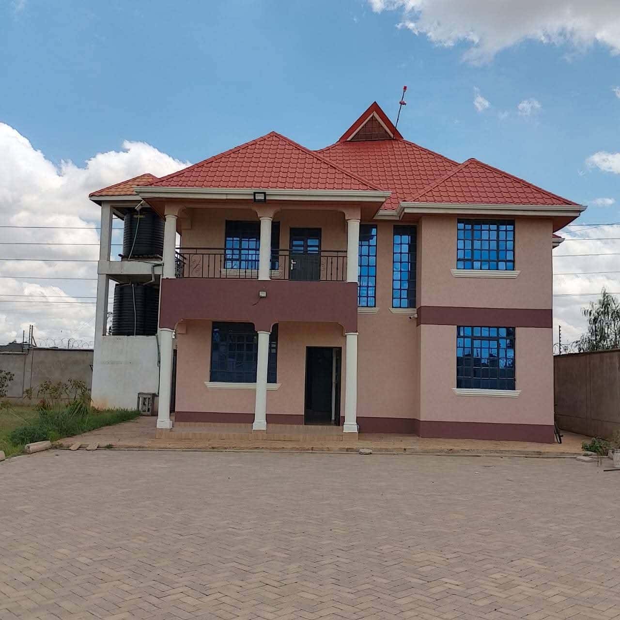 4 bedroom  thumbnail 1