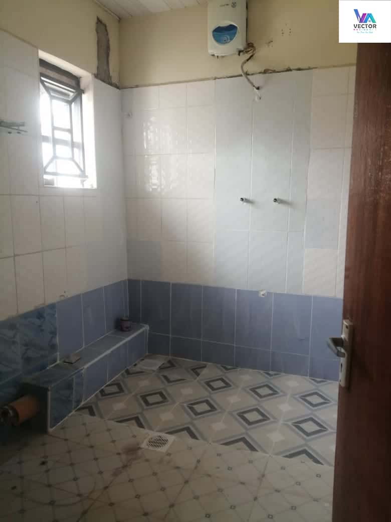 	5 bedroom All Ensuite with DSQ thumbnail 2