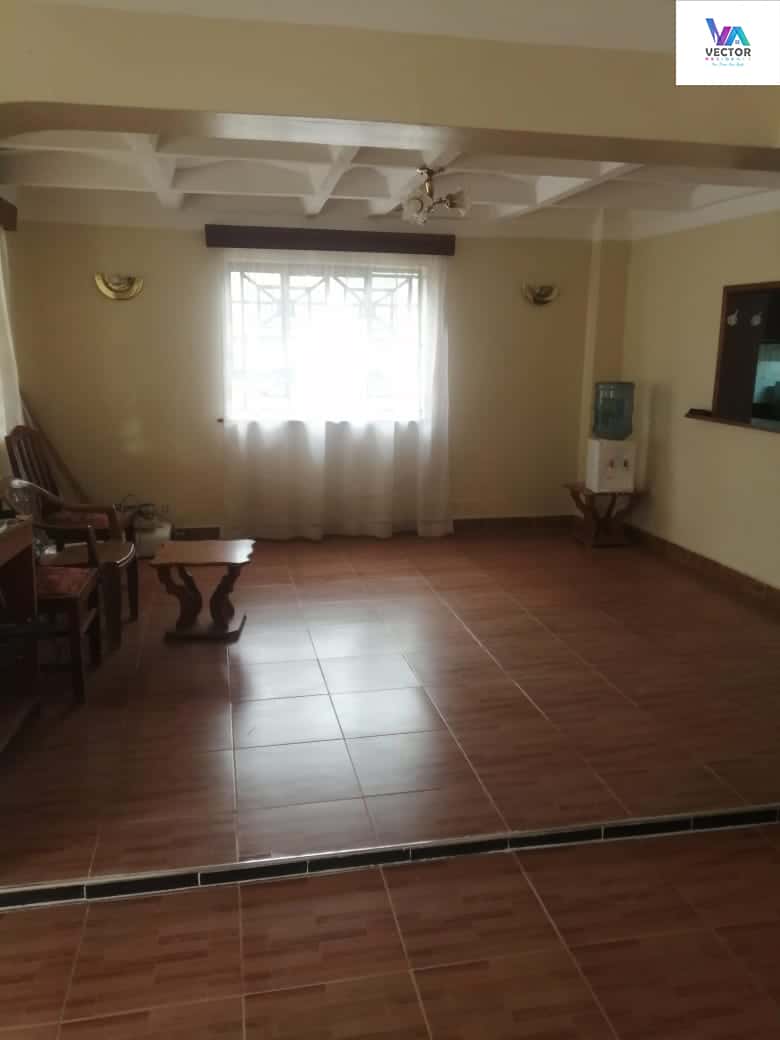 	5 bedroom All Ensuite with DSQ thumbnail 4