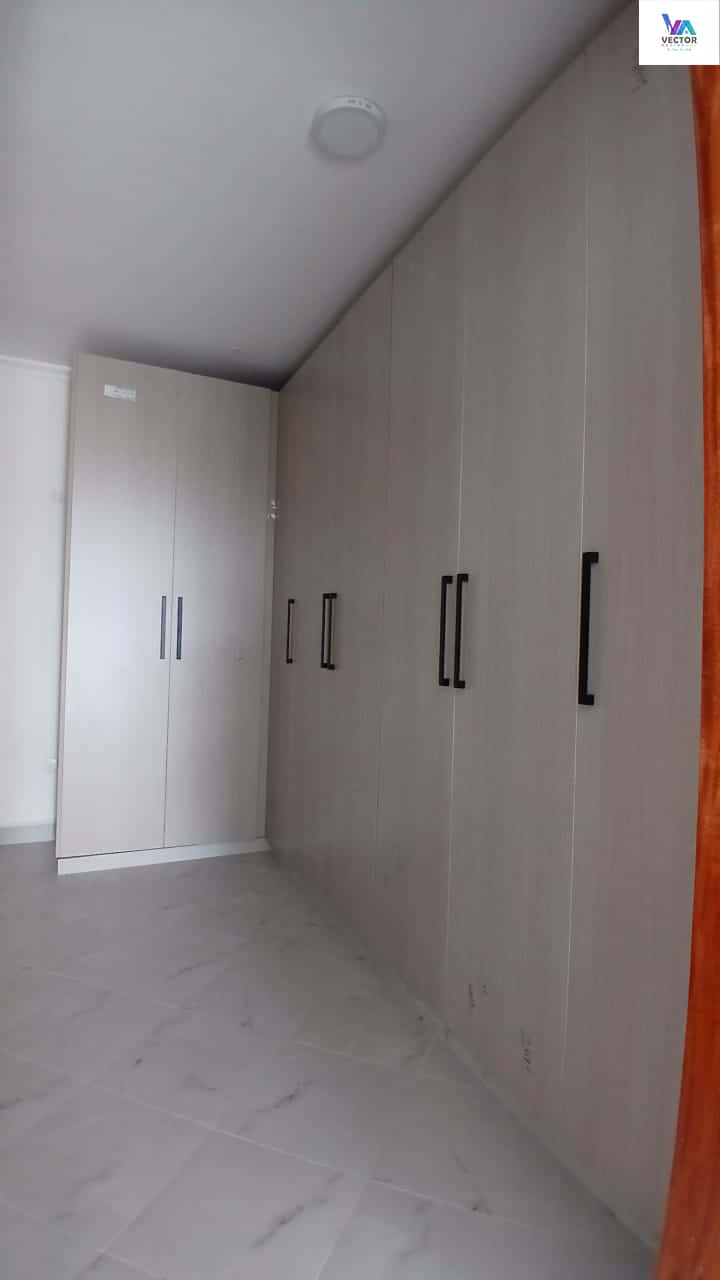 5 Bedroom Maisonette All Ensuite+ SQ thumbnail 11