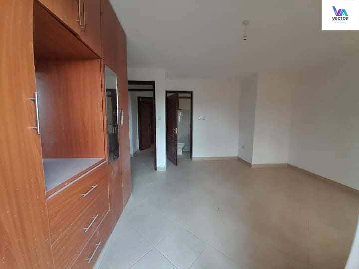3 Bedroom Apartment Master Ensuite thumbnail 3