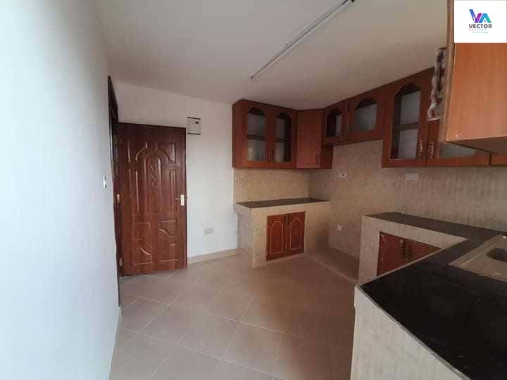 3 Bedroom Apartment Master Ensuite thumbnail 6