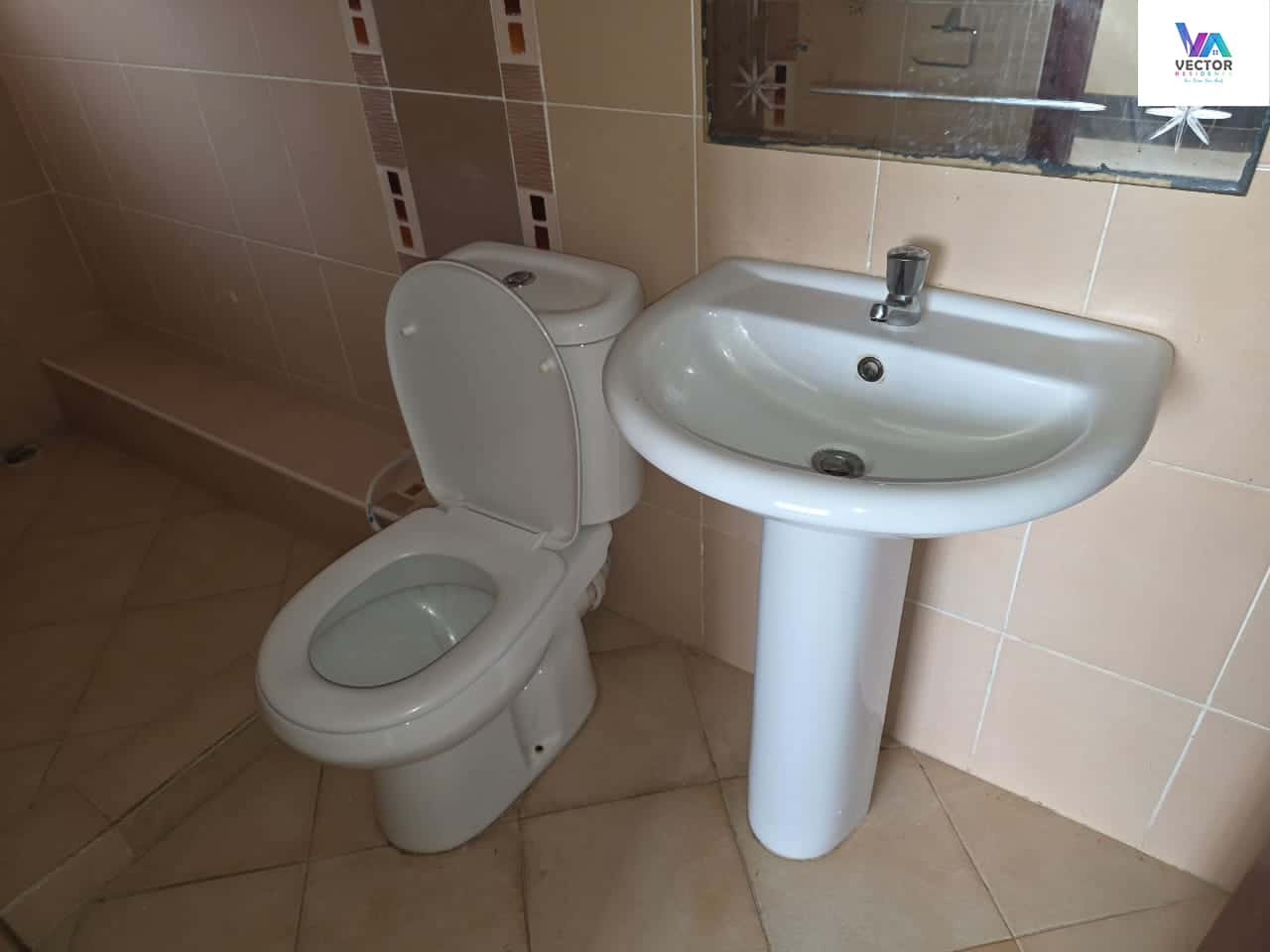 4 spacious all ensuite bedrooms thumbnail 9
