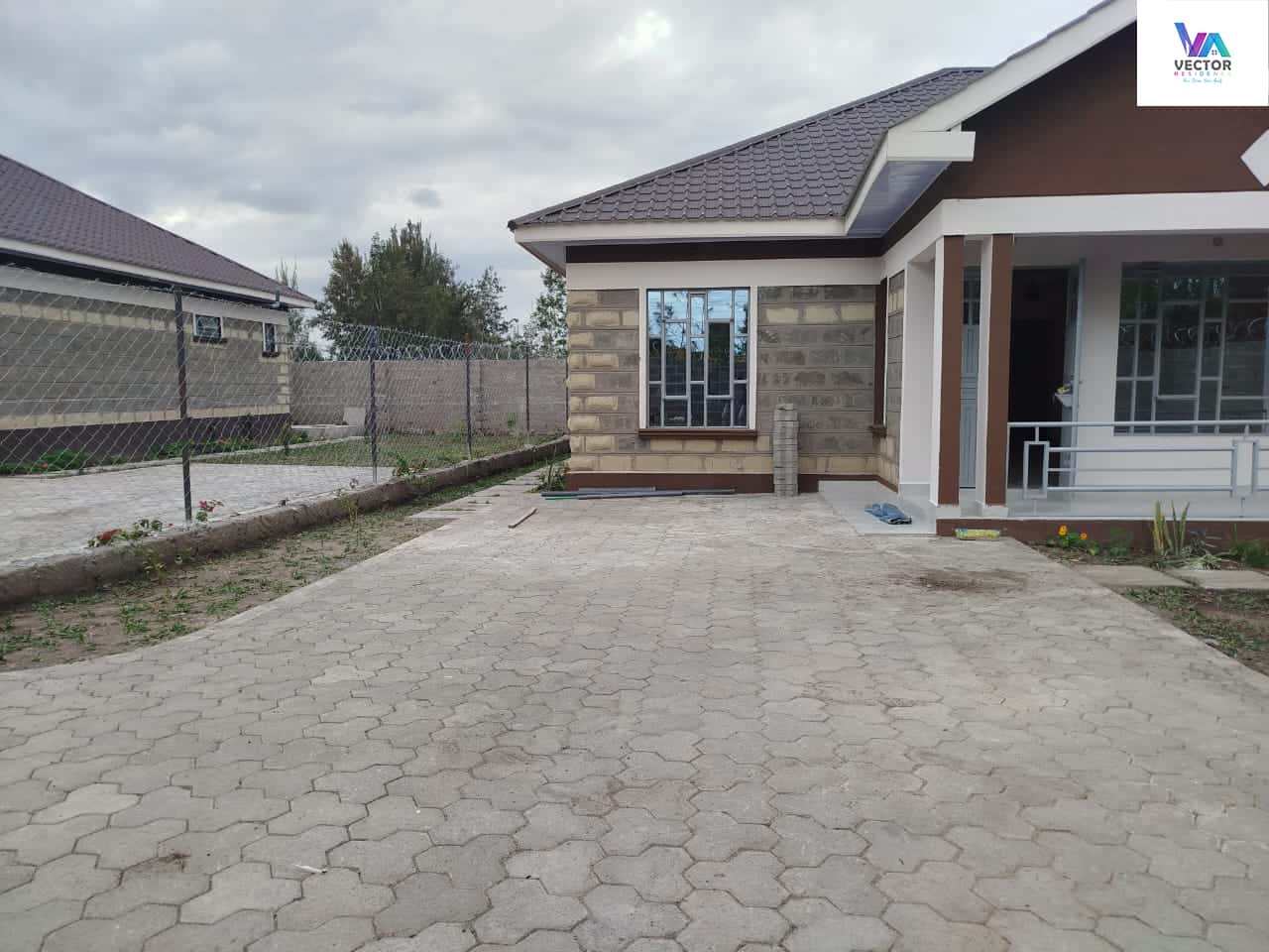 3 Bedroom Bungalow 2 Ensuite+DSQ thumbnail 2