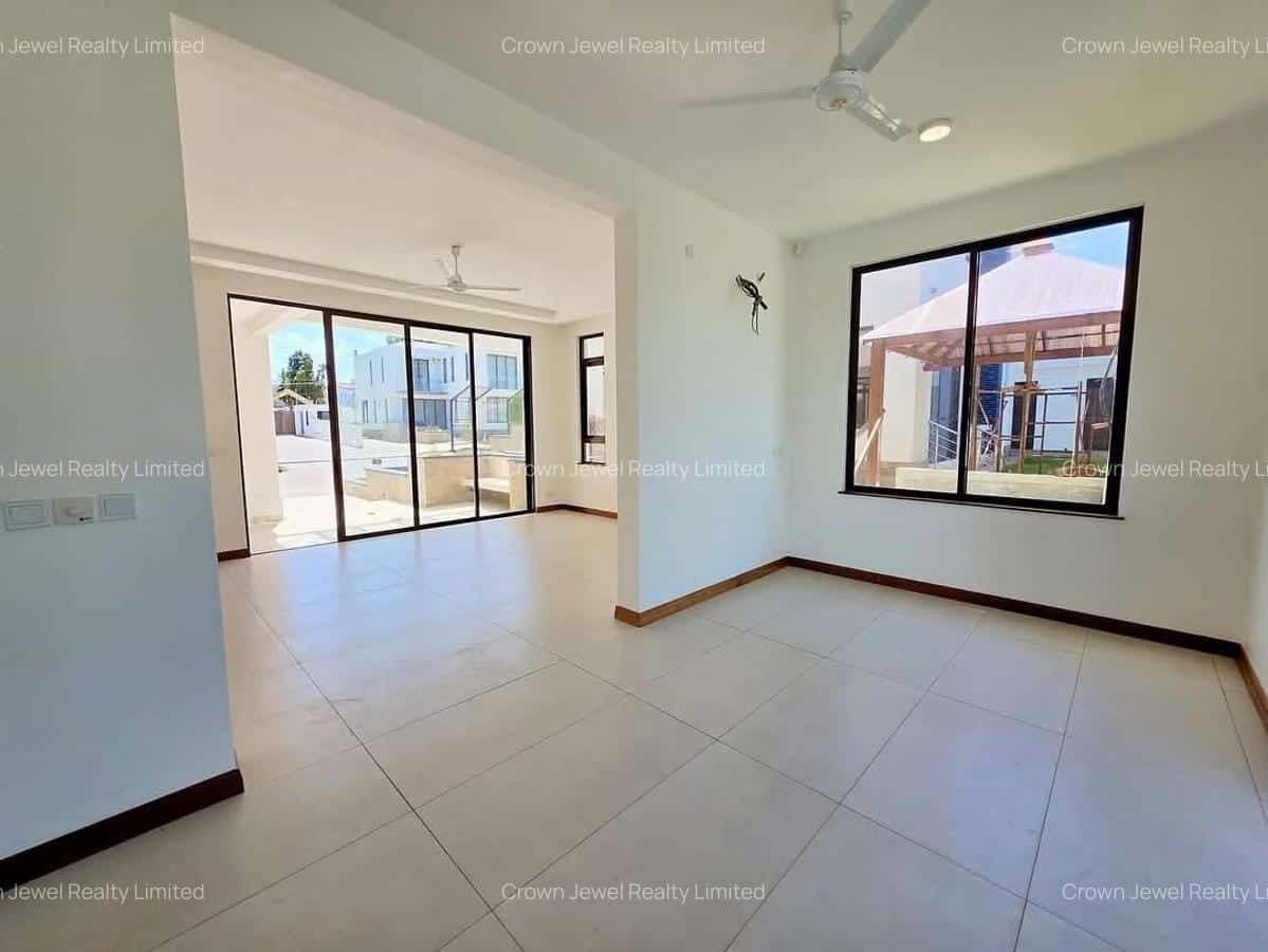  Brand New 4 Bedroom Luxury Villa for Sale in Nyali – Gated Community thumbnail 3
