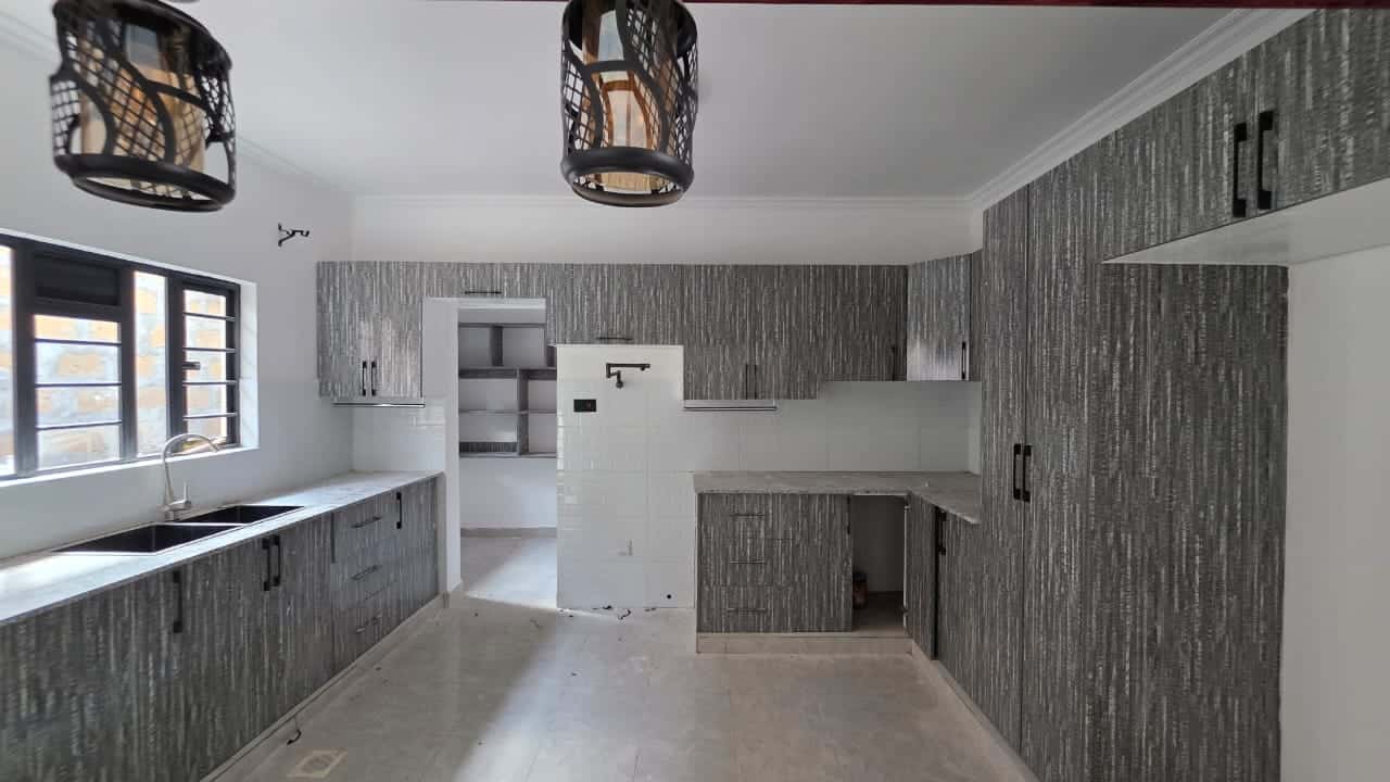 4 Bedroom All Ensuite + SQ for Sale in Ngong-Merisho thumbnail 13