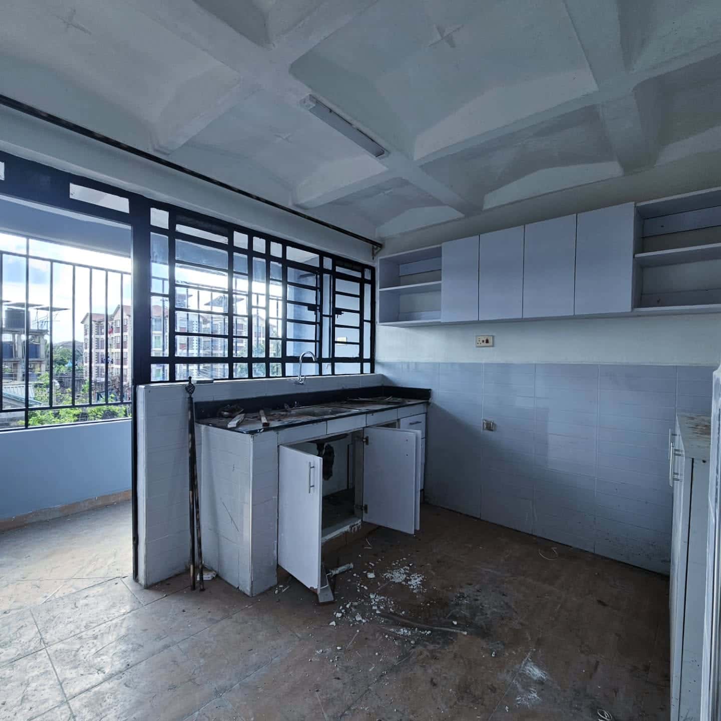 Master ensuite 2 bedroom apartment  thumbnail 7