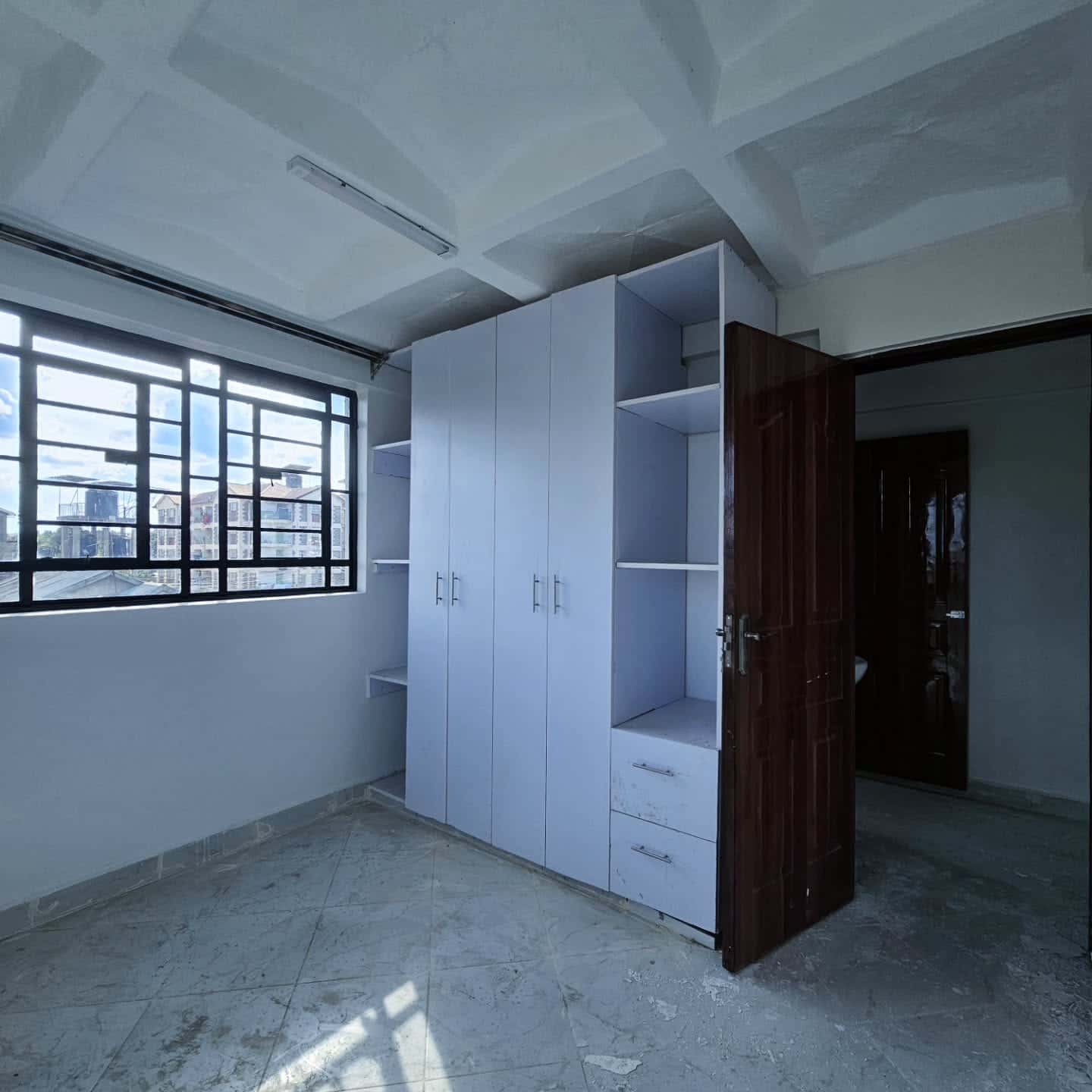 Master ensuite 2 bedroom apartment  thumbnail 10