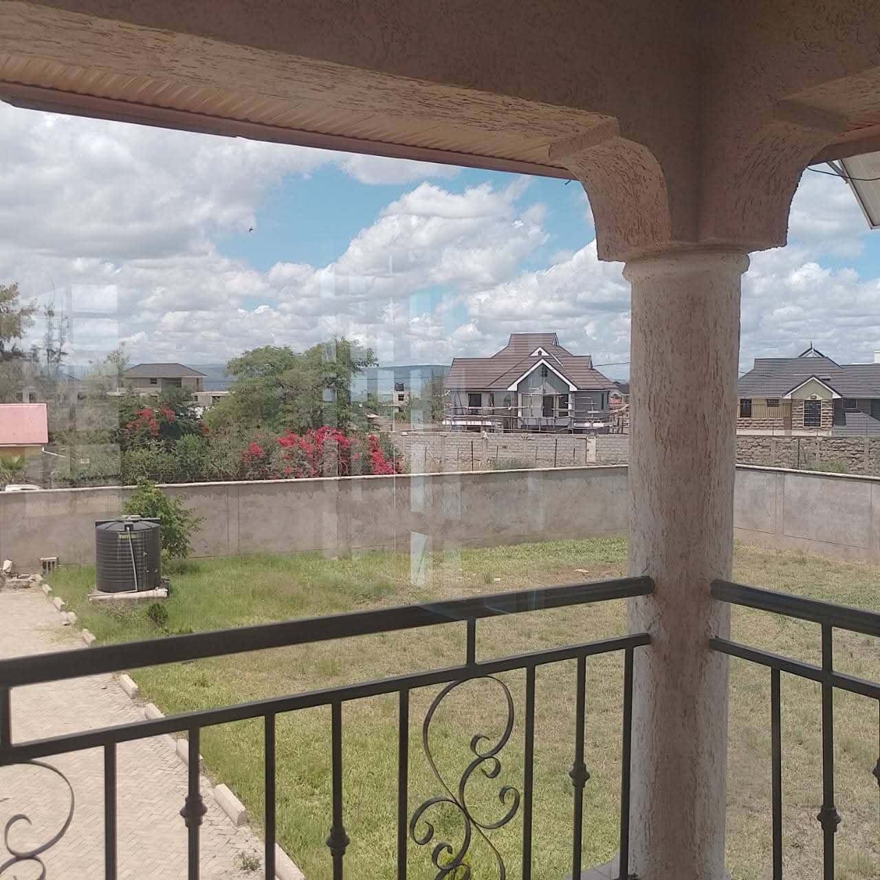 4 bedroom  image 3