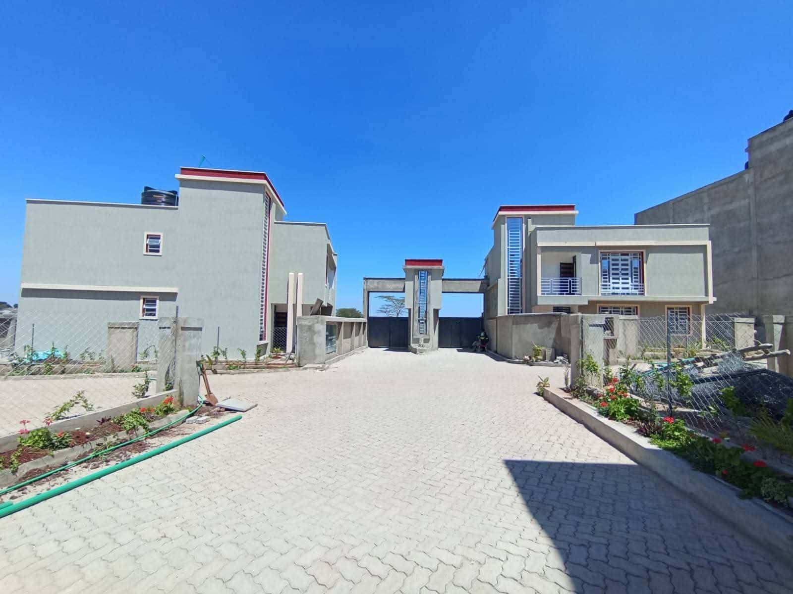 4 Bedroom Townhouse To Let in Kitengela image 2