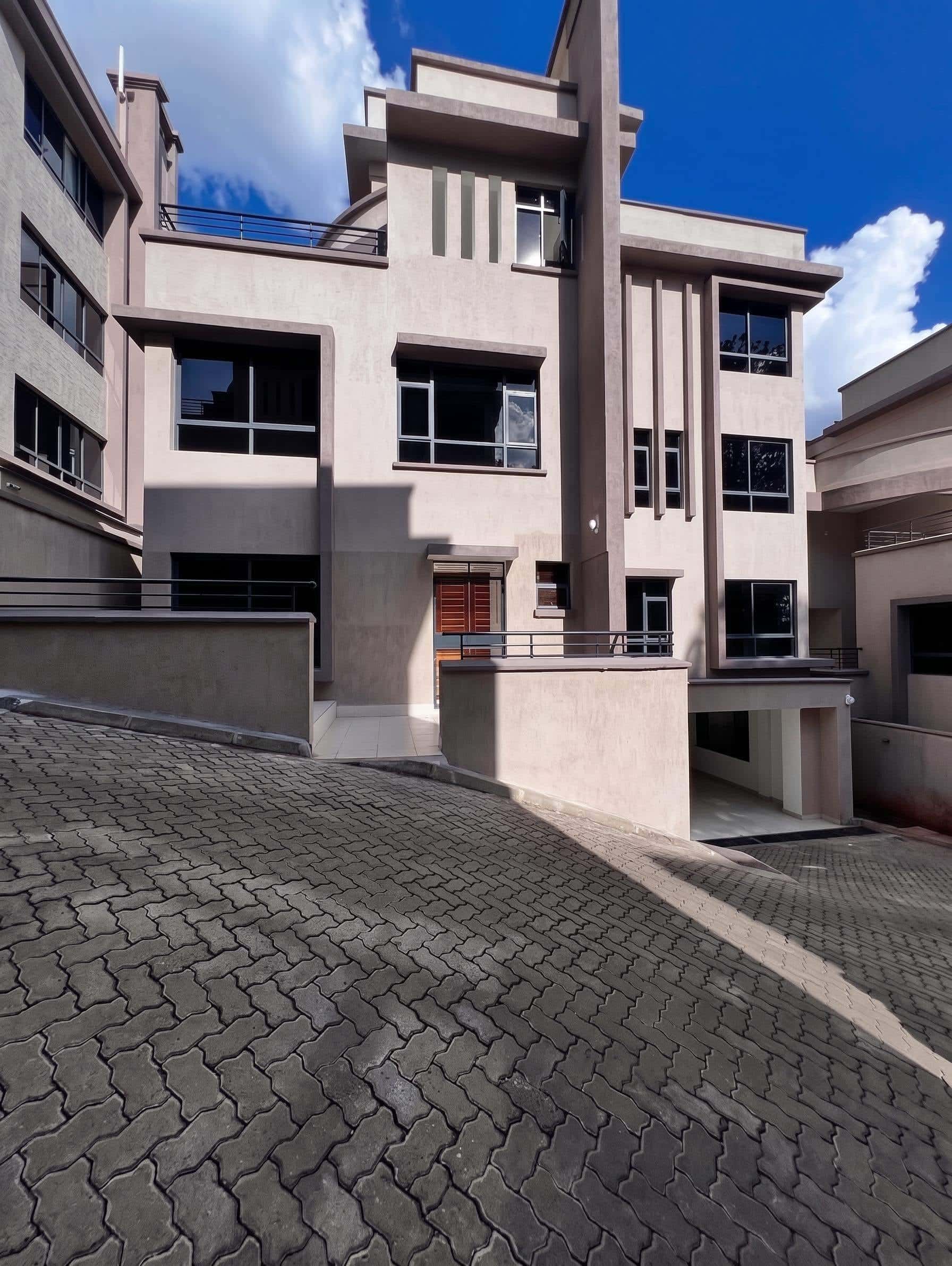 Luxury 8 rooms, 5 Bed En-Suite Townhouse with DSQ & Rooftop Terrace – Lavington image 3