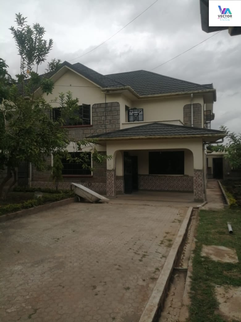	5 bedroom All Ensuite with DSQ - Image 1