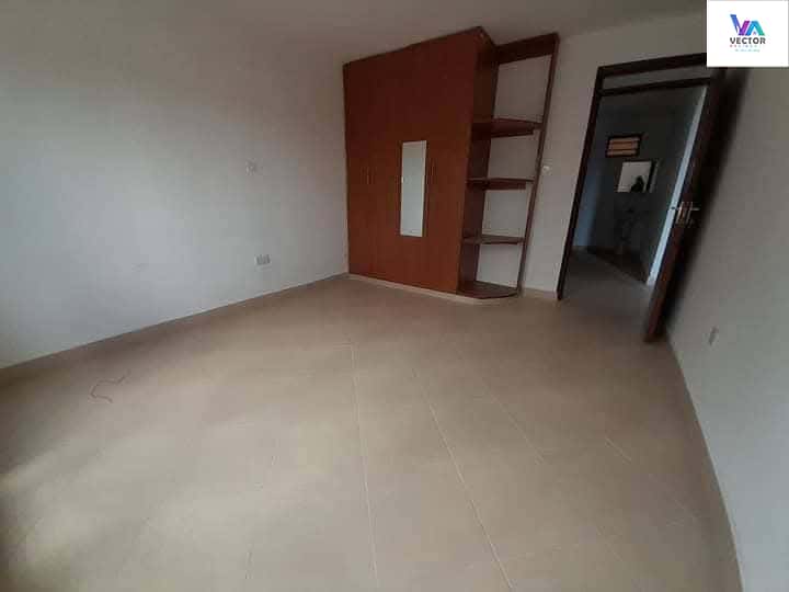 3 Bedroom Apartment Master Ensuite thumbnail 7