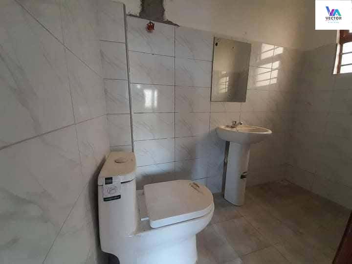 3 Bedroom Apartment Master Ensuite thumbnail 10