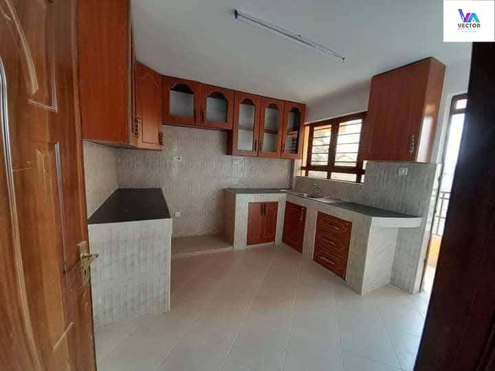 3 Bedroom Apartment Master Ensuite thumbnail 14