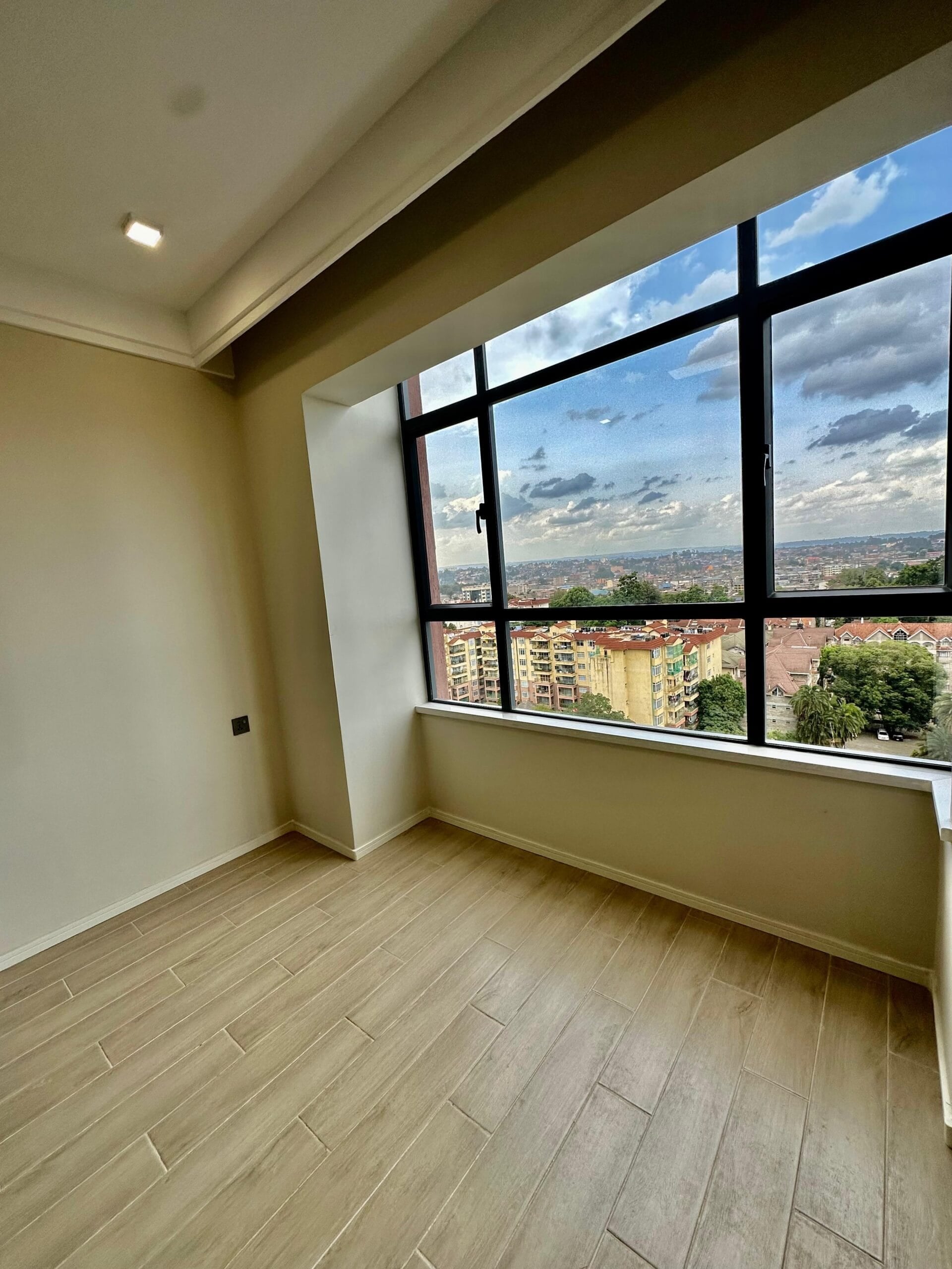 1 BEDROOM APARTMENT PLUS STUDY FOR RENT IN LAVINGTON - Image 1