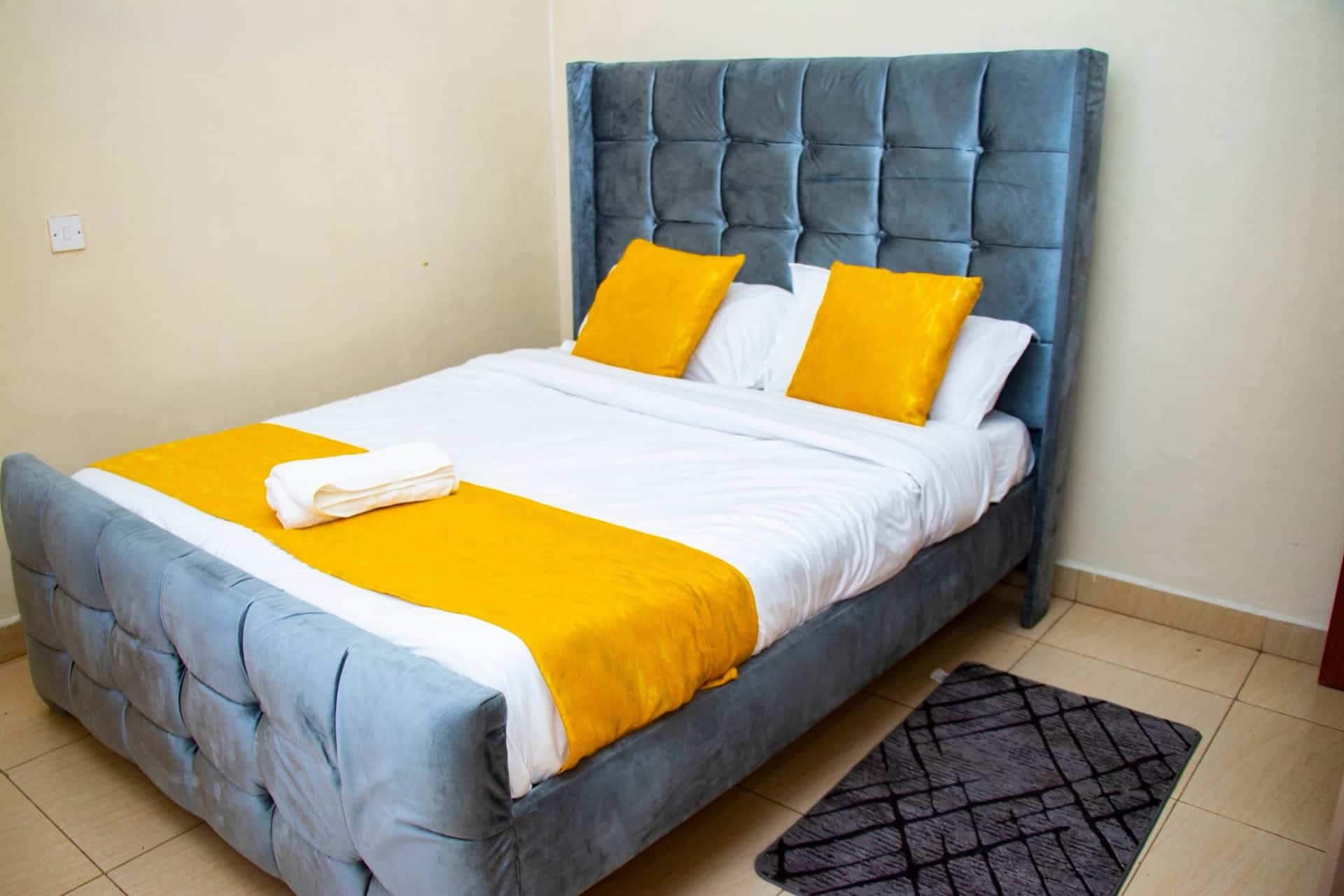 1 bedroom Airbnb in Parklands thumbnail 2