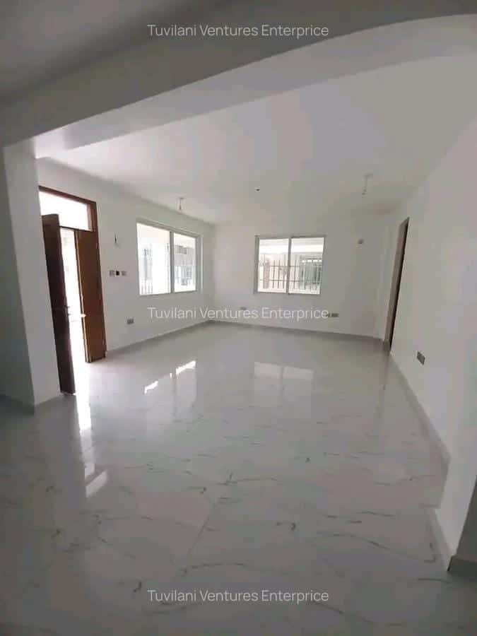 4 Bedroom All Ensuite Villa for Sale in Bamburi, Mombasa. 15M thumbnail 2
