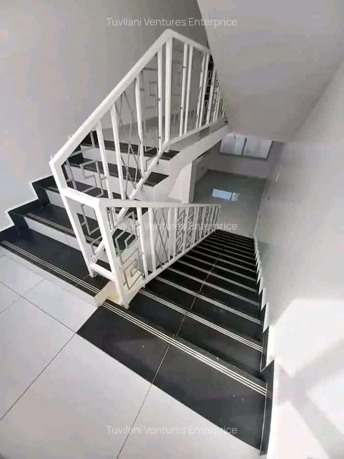 4 Bedroom All Ensuite Villa for Sale in Bamburi, Mombasa. 15M thumbnail 5
