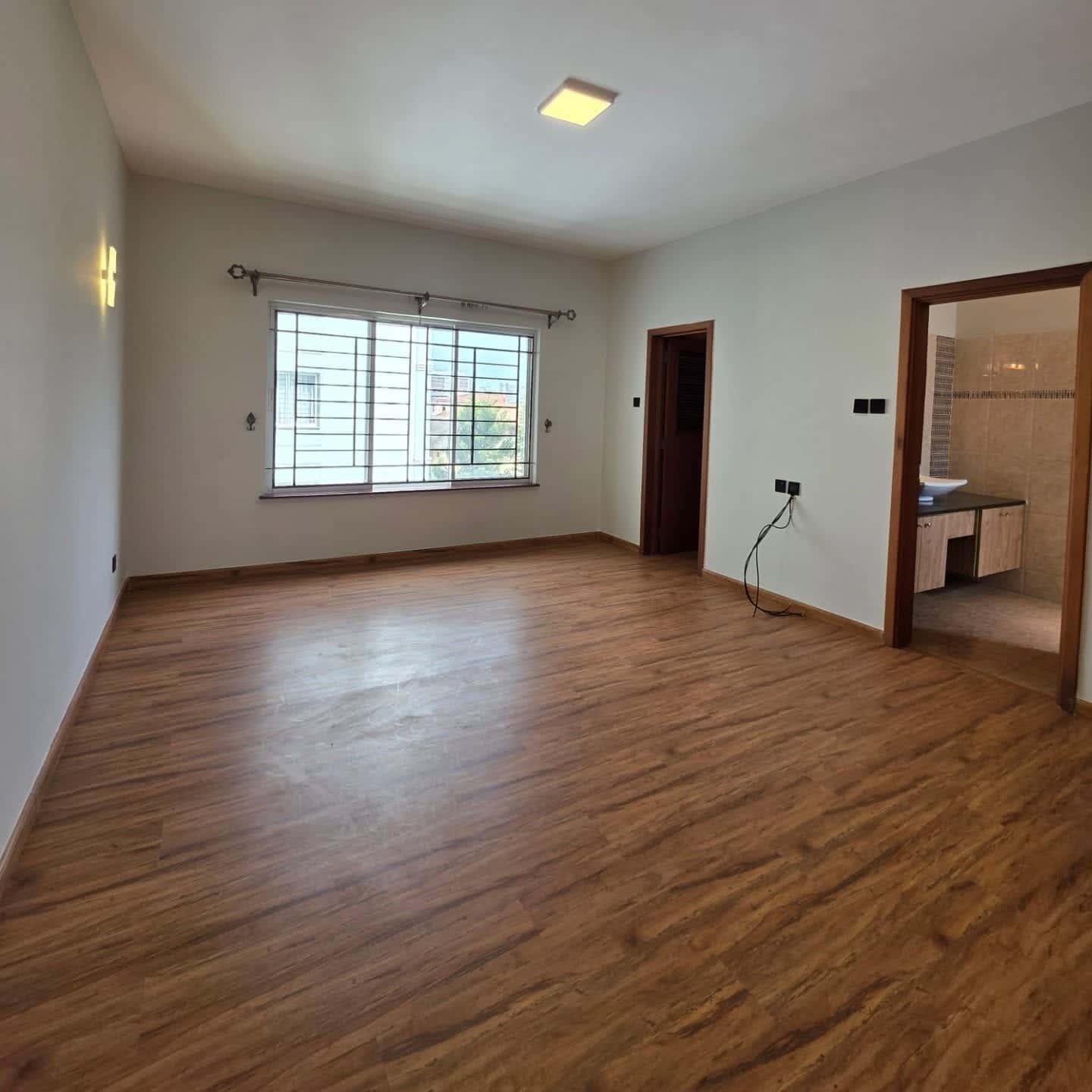 3 Bedroom All-Ensuite Apartment + DSQ for Sale thumbnail 7