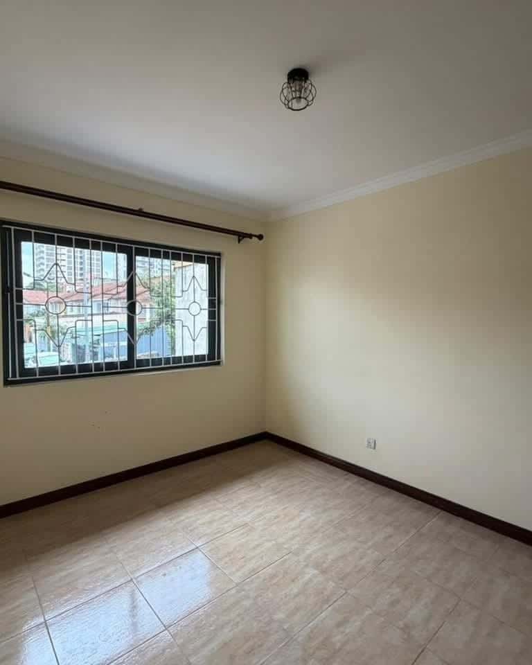 4 Bedroom Maisonette + DSQ to Let in South B thumbnail 6