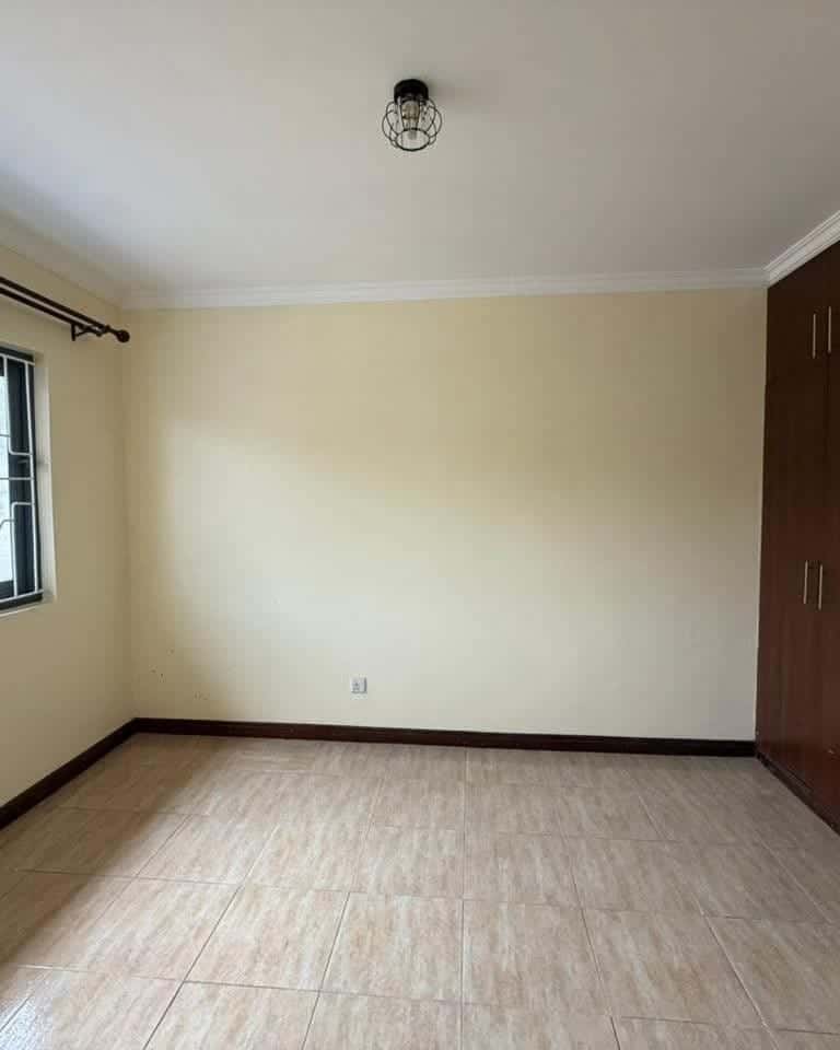 4 Bedroom Maisonette + DSQ to Let in South B thumbnail 5