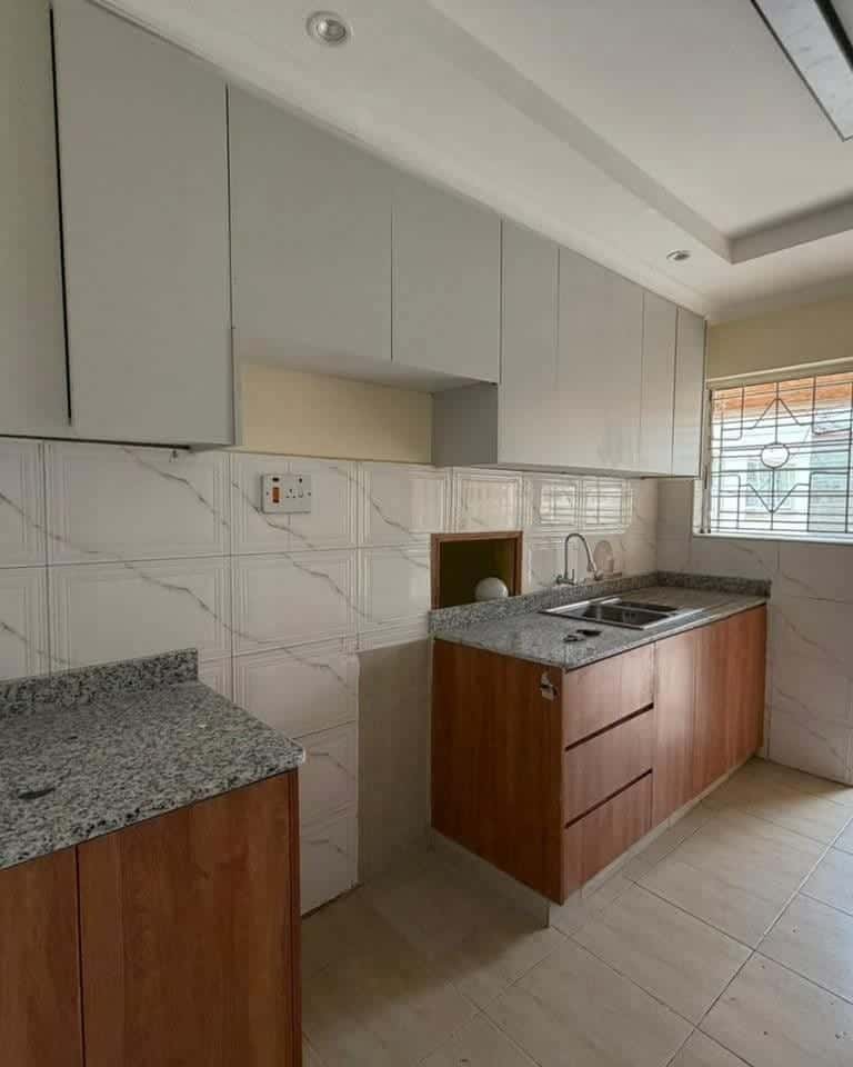 4 Bedroom Maisonette + DSQ to Let in South B thumbnail 3