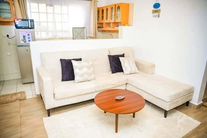 1 Bedroom Airbnb Apartment – Short Stay Rental thumbnail 4