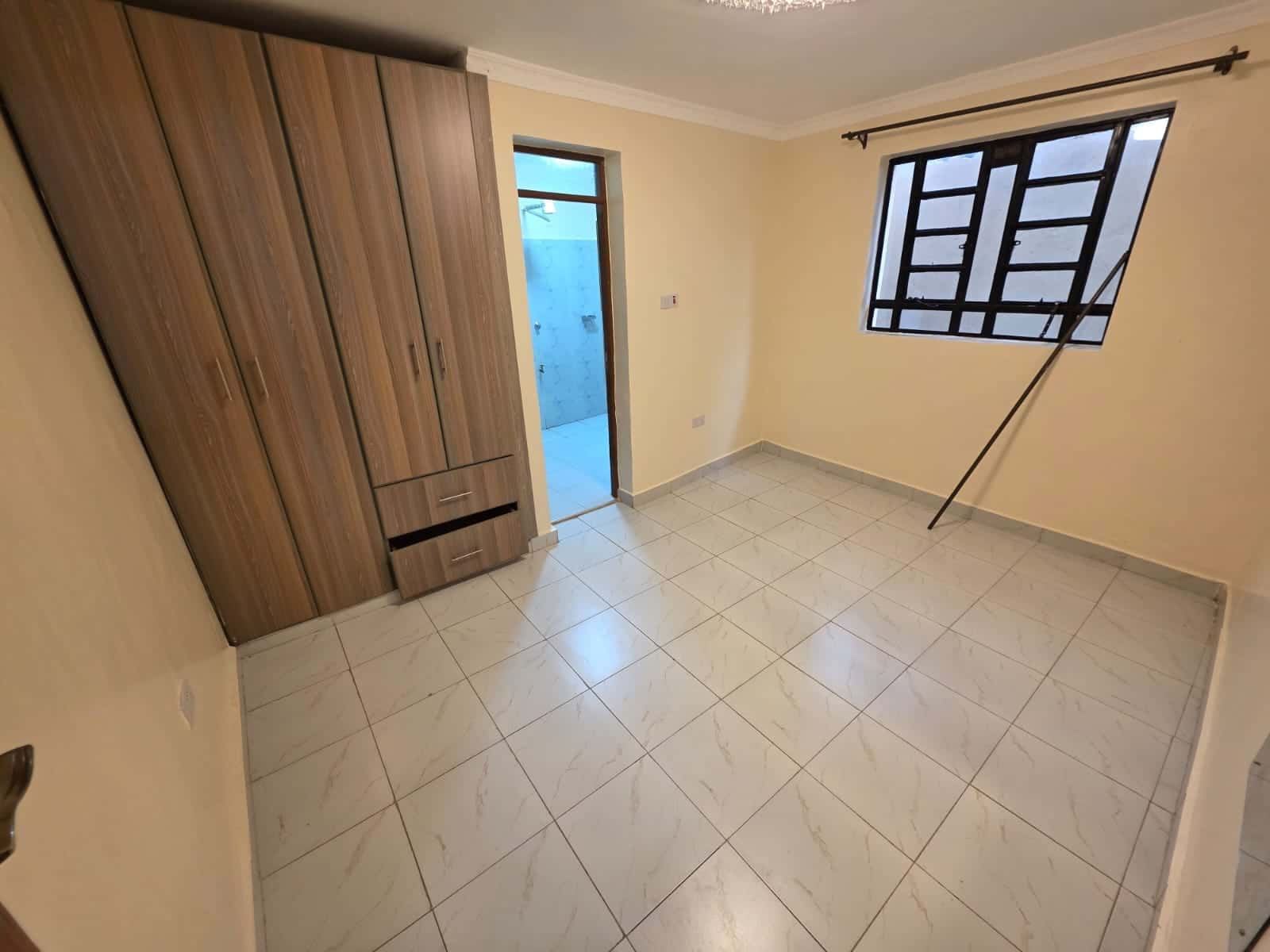 3 Bedroom House + Garage To Let thumbnail 11