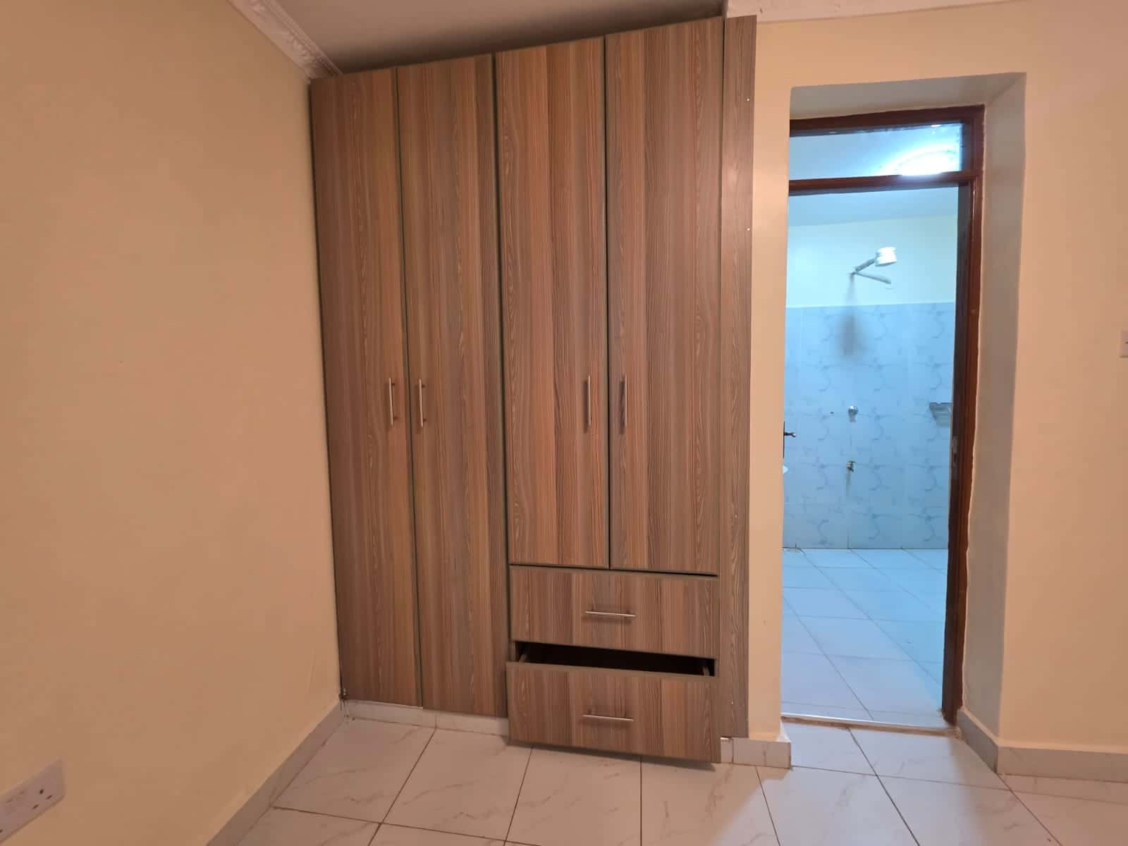 3 Bedroom House + Garage To Let thumbnail 6