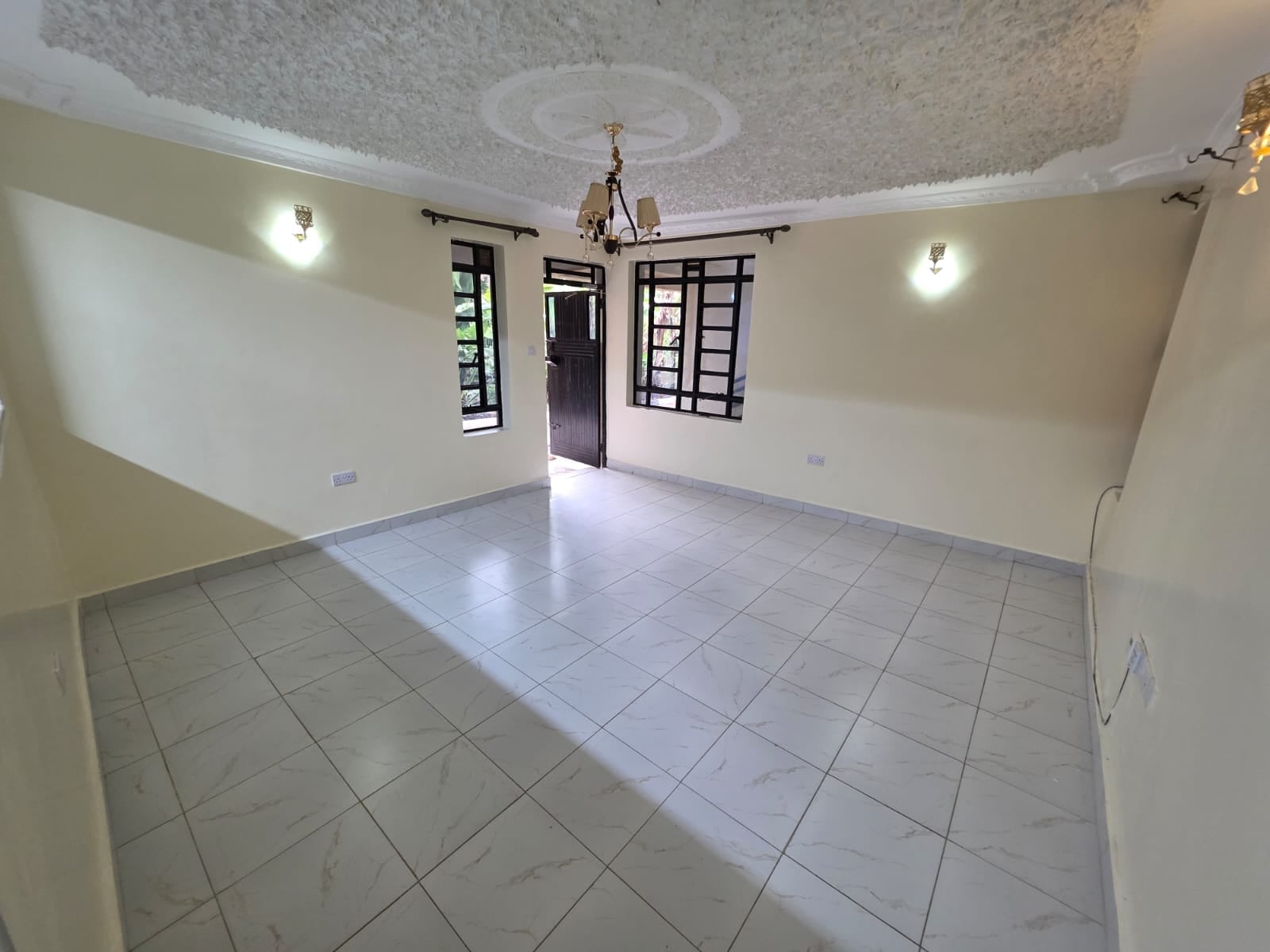 3 Bedroom House + Garage To Let - Image 1