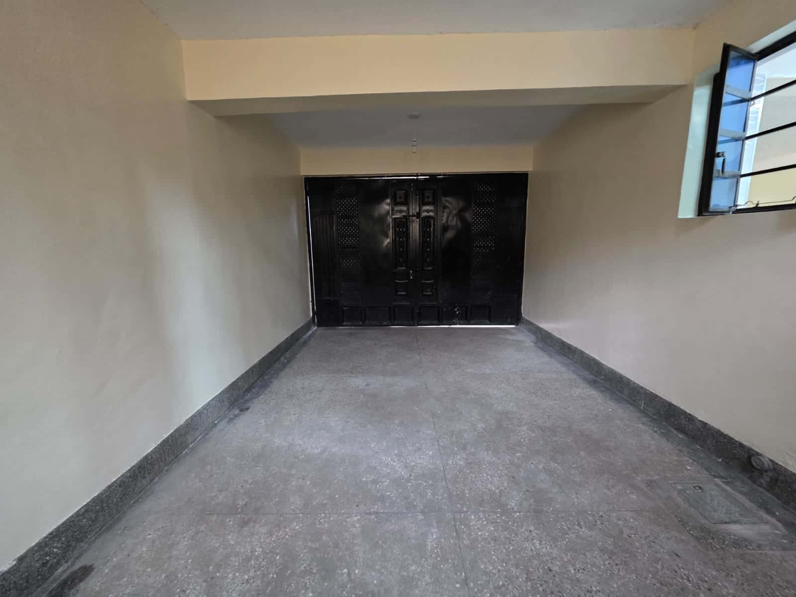 3 Bedroom House + Garage To Let thumbnail 2