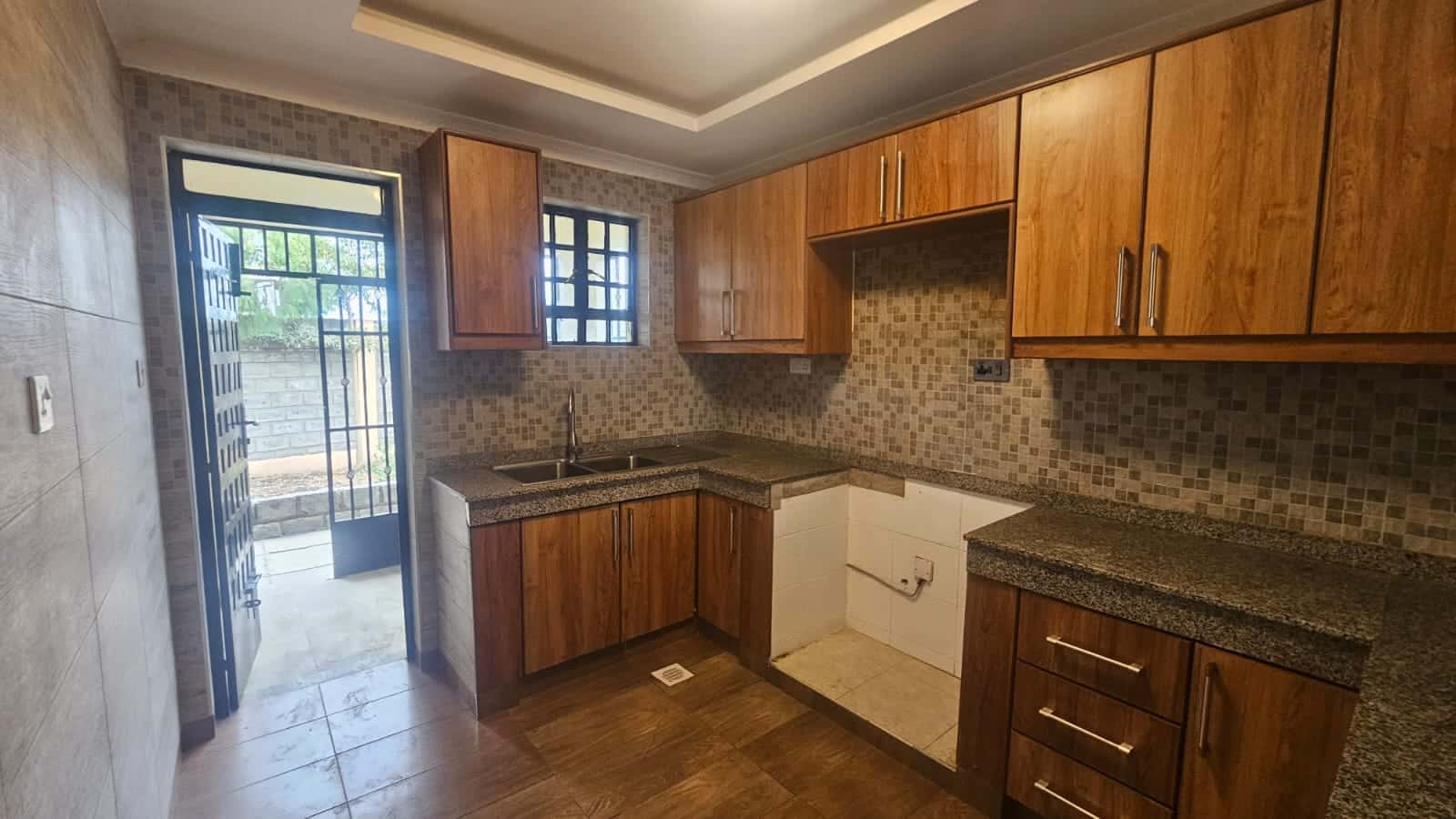 4-Bedroom House for Rent in Kitengela thumbnail 7