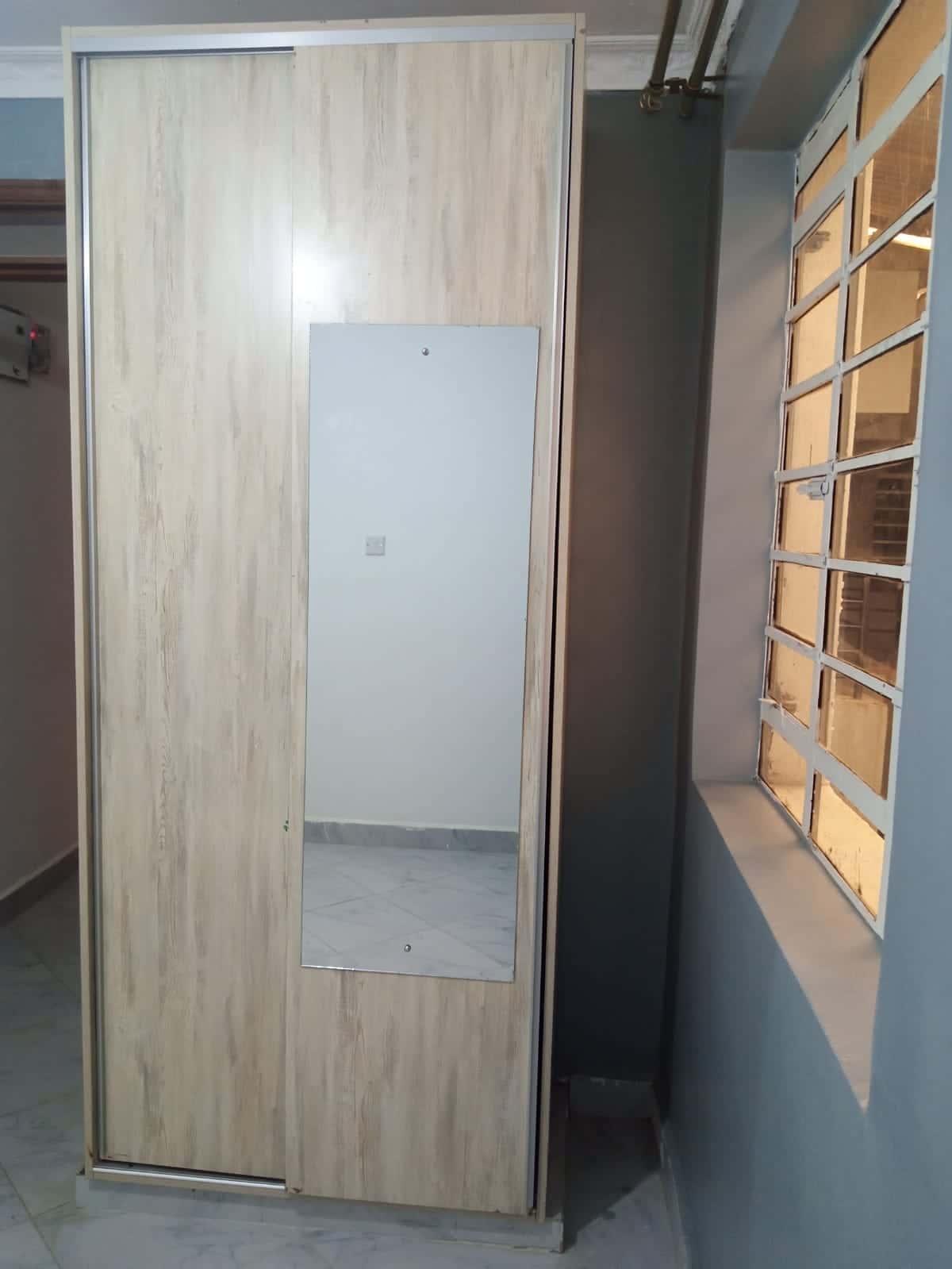 Modern 1 Bedroom Apartment thumbnail 8