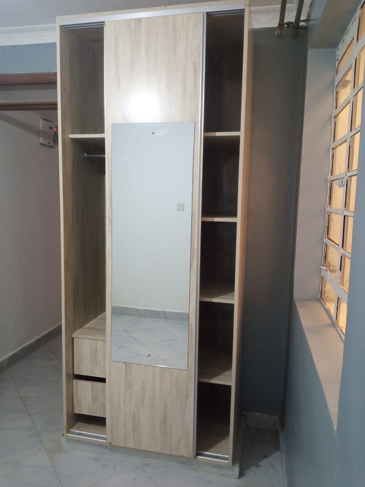 Modern 1 Bedroom Apartment - Image 1