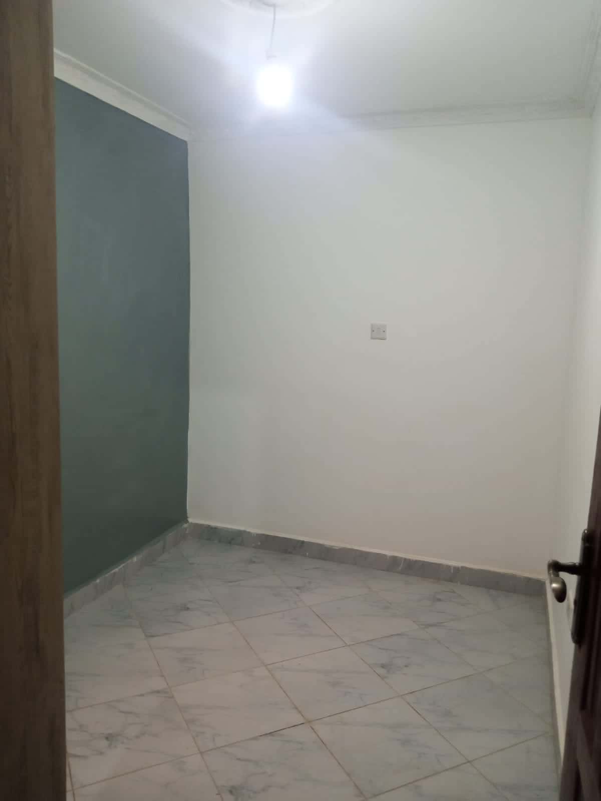 Modern 1 Bedroom Apartment thumbnail 2