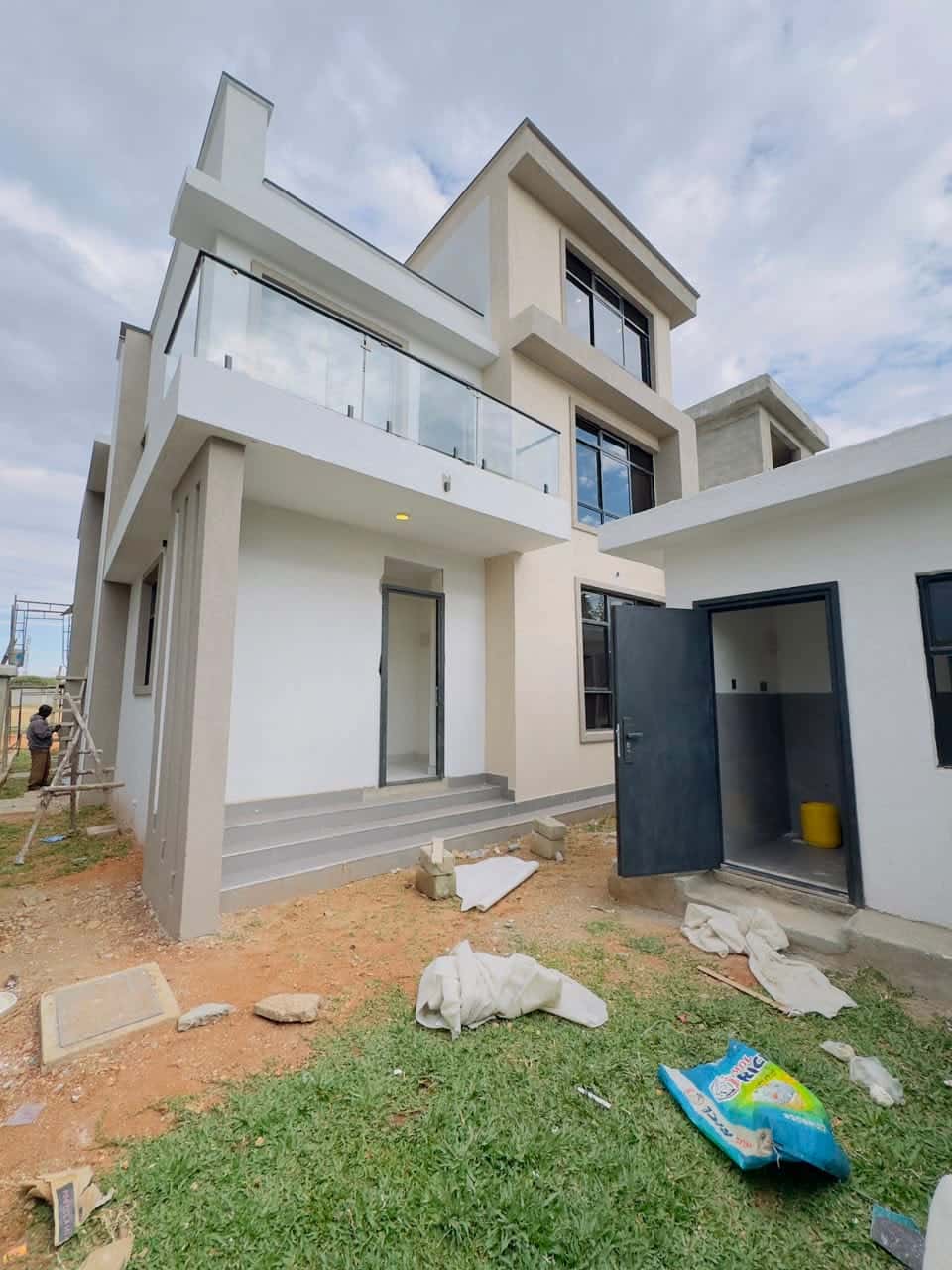 5-BEDROOM ALL-ENSUITE VILLAS + DSQ thumbnail 4