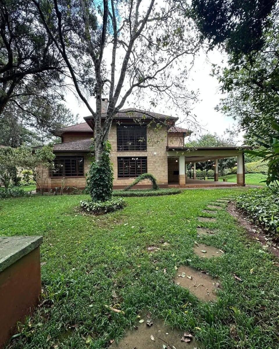 4-Bedroom All-En-Suite Home + DSQ in Karen